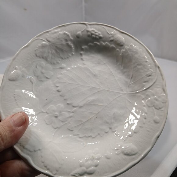Cuthbertson's Burleigh Davenport Set Of Strawberry  Grape Leaf White Dinnerware - Picture 4 of 16